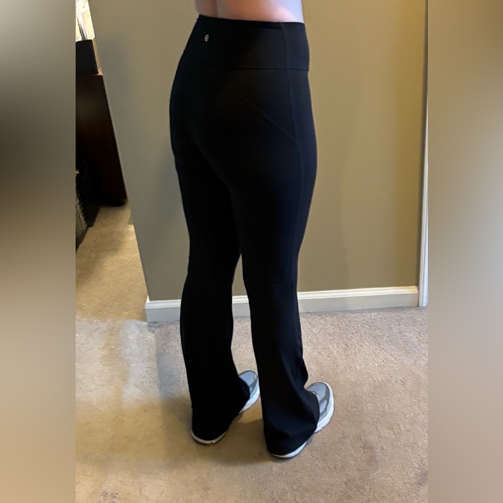 Lululemon Groove High-Rise Flared Pant in Black Size 6 - Picture 7 of 10